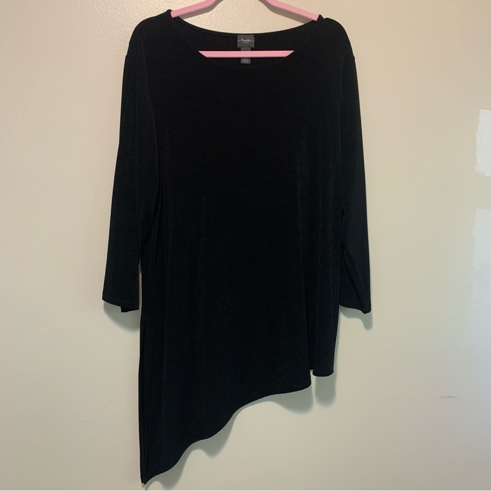 Women's Black Asymmetric Hem Top